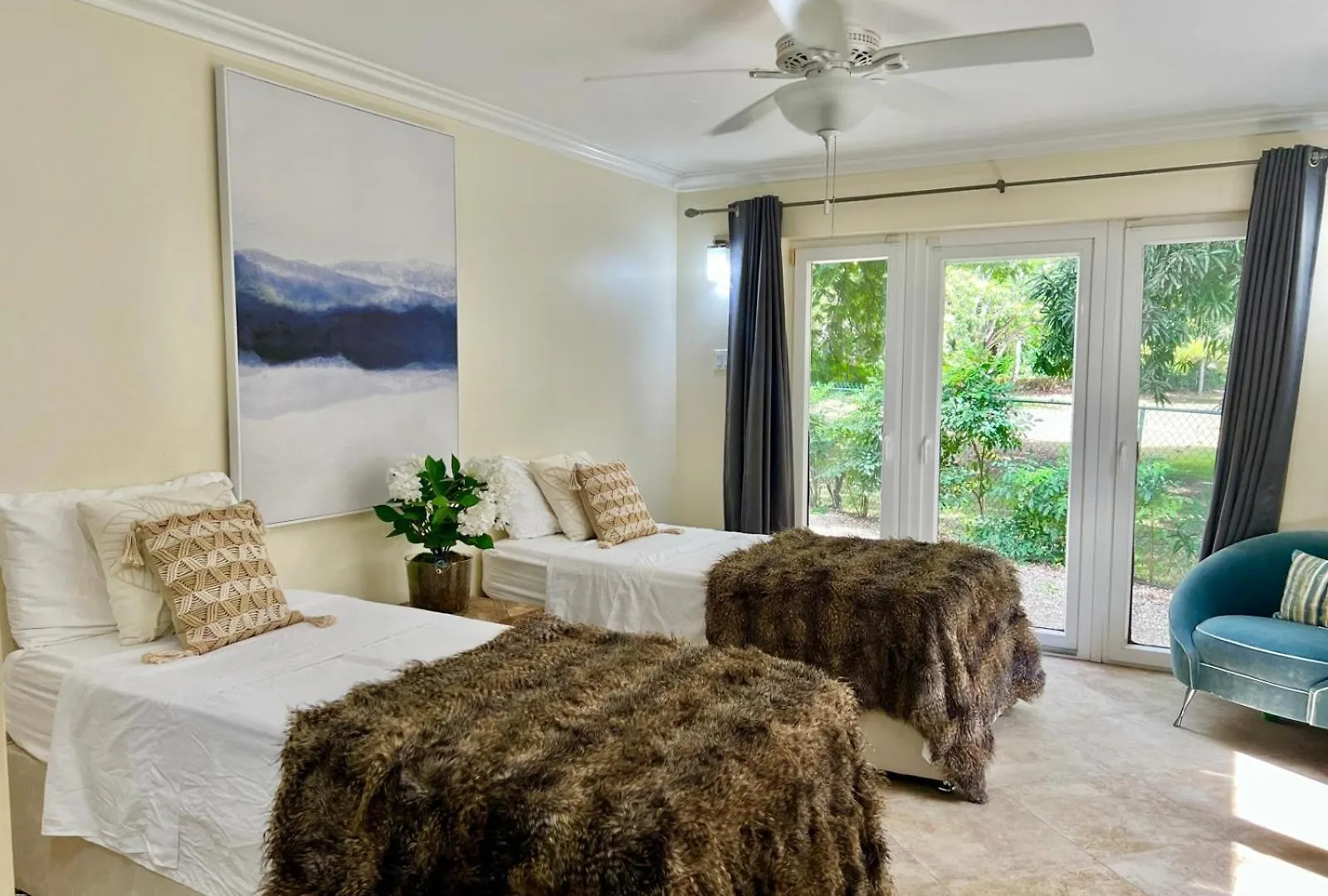 Paradise Townhome On Mullins Beach Saint Peter Barbados